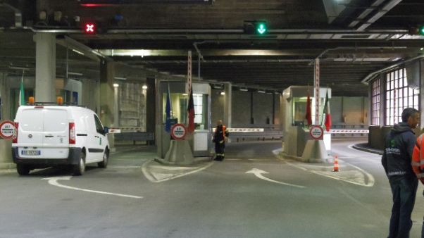 Traforo Gran San Bernardo chiuso ai Tir Traforo Gran San Bernardo chiuso ai Tir