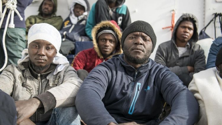 Migranti, "alcune famiglie in Italia"