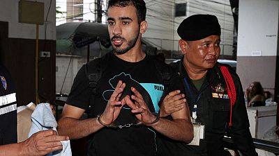 الفيفا يطالب بإعادة لاعب بحريني محتجز في تايلاند إلى استراليا
