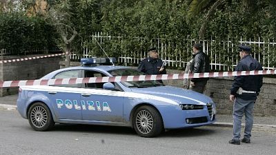 Ferito davanti ad un asilo a Roma Ferito davanti ad un asilo a Roma