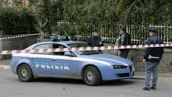 Ferito davanti ad un asilo a Roma Ferito davanti ad un asilo a Roma