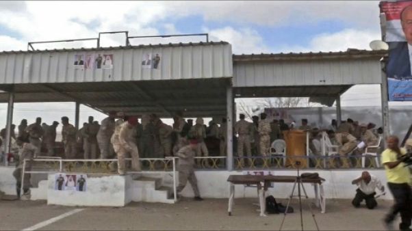 Yémen: spectaculaire attaque des rebelles contre l'armée loyaliste Yémen: spectaculaire attaque des rebelles contre l'armée loyaliste