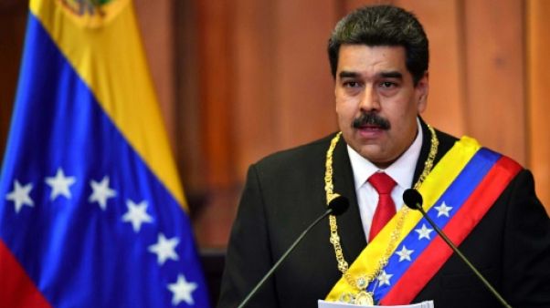 Maduro investi pour un deuxième mandat dans un Venezuela toujours plus isolé Maduro investi pour un deuxième mandat dans un Venezuela toujours plus isolé