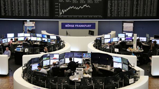 أسهم أوروبا تغلق على ارتفاع طفيف وسط تعاملات حذرة ونتائج ضعيفة أسهم أوروبا تغلق على ارتفاع طفيف وسط تعاملات حذرة ونتائج ضعيفة