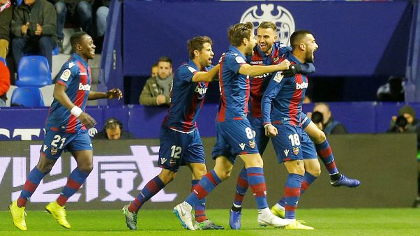 برشلونة يخسر 2-1 أمام ليفانتي في ذهاب كأس ملك إسبانيا برشلونة يخسر 2-1 أمام ليفانتي في ذهاب كأس ملك إسبانيا
