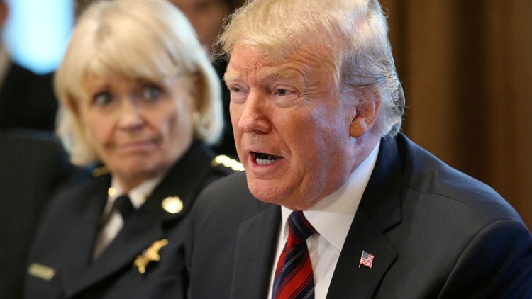 Trump stops short of emergency declaration in border wall fight