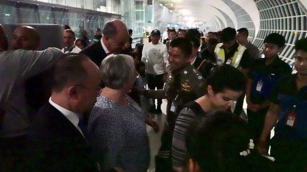 Saudi teen who fled family leaves Thailand for asylum in Canada Saudi teen who fled family leaves Thailand for asylum in Canada