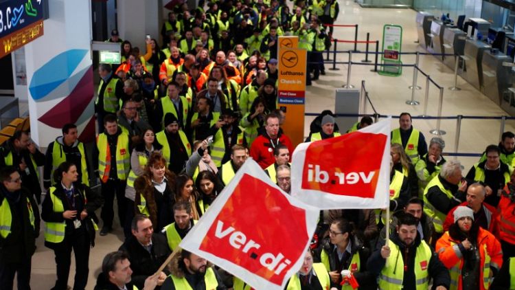 Verdi union calls for strike at Frankfurt airport on Jan. 15