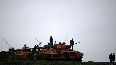 وكالة: تركيا تعزز وجودها العسكري على الحدود السورية عند إدلب