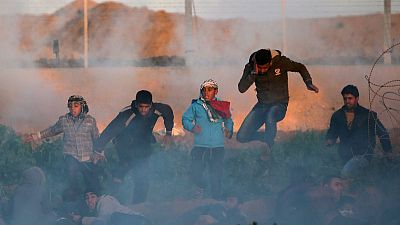 القوات الإسرائيلية تقتل فلسطينية في غزة أثناء احتجاج على الحدود