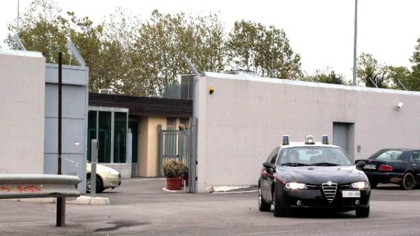 42 indagati gestione Cie, anche prefetti 42 indagati gestione Cie, anche prefetti
