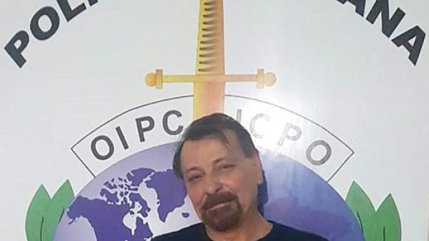 Cesare Battisti, expulsé de Bolivie, attendu lundi en Italie Cesare Battisti, expulsé de Bolivie, attendu lundi en Italie