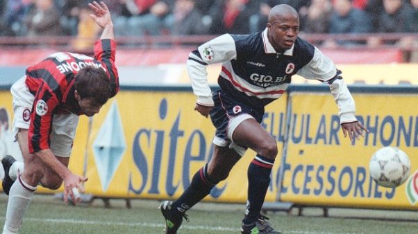 Addio a Masinga, giocò nel Bari Addio a Masinga, giocò nel Bari