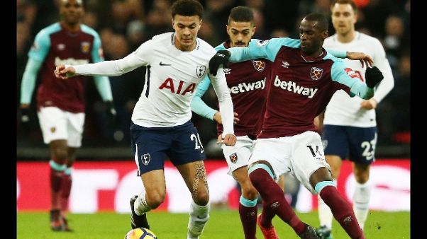 Fiorentina, West Ham blocca Obiang Fiorentina, West Ham blocca Obiang
