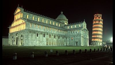 Gettano liquido su volto senegalese Pisa Gettano liquido su volto senegalese Pisa