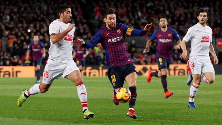 Messi scores 400th La Liga goal for Barca
