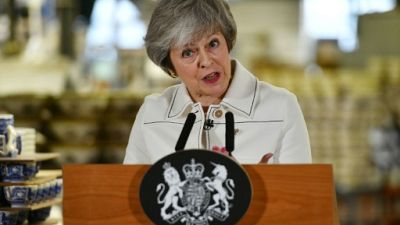 Theresa May bataille pour mettre en oeuvre le Brexit, et à la date prévue Theresa May bataille pour mettre en oeuvre le Brexit, et à la date prévue