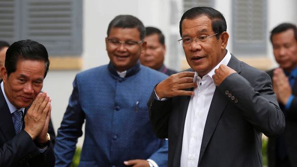 Cambodian PM warns of "dead" opposition if EU withdraws preferences Cambodian PM warns of "dead" opposition if EU withdraws preferences