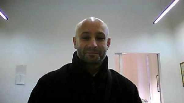 Taxista morto, colleghi con fiocco nero Taxista morto, colleghi con fiocco nero