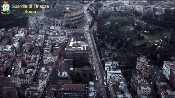 Corruzione:arrestati 4 dipendenti Comune Corruzione:arrestati 4 dipendenti Comune