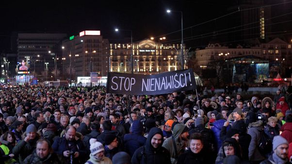 Liberal mayor of Poland's Gdansk dies after stabbing Liberal mayor of Poland's Gdansk dies after stabbing