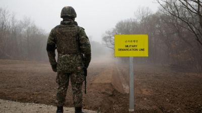Séoul ne qualifie plus Pyongyang d'"ennemi" dans un rapport officiel Séoul ne qualifie plus Pyongyang d'"ennemi" dans un rapport officiel