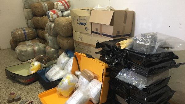 830kg droga in garage, arresto a Livorno 830kg droga in garage, arresto a Livorno