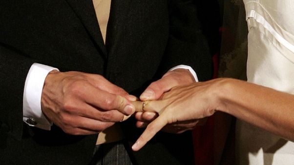 Matrimoni da sogno erano una truffa Matrimoni da sogno erano una truffa
