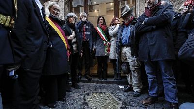 Shoah: Roma,ricollocate pietre inciampo Shoah: Roma,ricollocate pietre inciampo