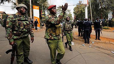 الرئيس الكيني: قوات الأمن تقتل مسلحين هاجموا مجمعا فندقيا بنيروبي