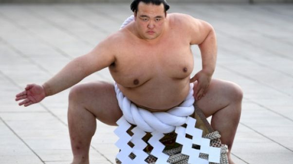 Sumo: Kisenosato, seul actuel "yokozuna" né au Japon, prend sa retraite Sumo: Kisenosato, seul actuel "yokozuna" né au Japon, prend sa retraite