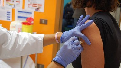 Vaccini: pm, condanna genitori per falso