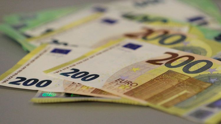 اليورو يتراجع بفعل مخاوف اقتصادية والاسترليني يصعد