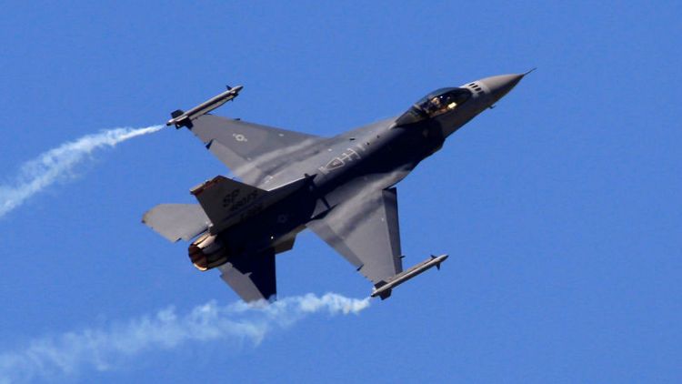 Bulgarian lawmakers approve talks with U.S. on F-16 jet deal