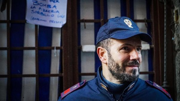 Bomba pizzeria, solidarietà ass. Verace Bomba pizzeria, solidarietà ass. Verace
