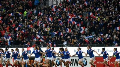 XV de France féminines: 24 joueuses sous contrat fédéral à mi-temps XV de France féminines: 24 joueuses sous contrat fédéral à mi-temps