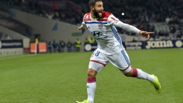 Ligue 1: Lyon sauve les meubles grâce à Fekir mais n'avance pas Ligue 1: Lyon sauve les meubles grâce à Fekir mais n'avance pas
