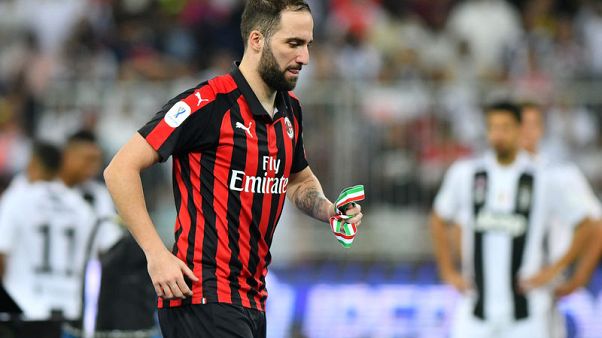 Chelsea agree Higuain loan from Juventus - reports Chelsea agree Higuain loan from Juventus - reports