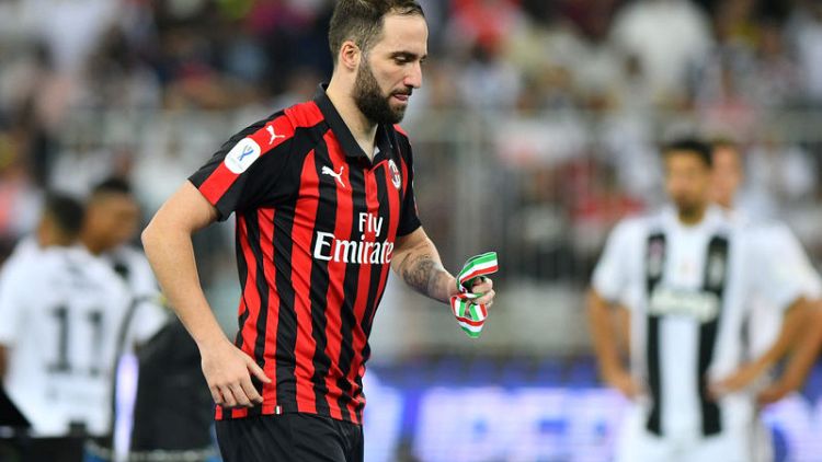Chelsea agree Higuain loan from Juventus - reports