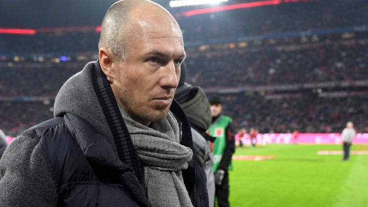 Bayern resume Dortmund hunt without Robben, Ribery