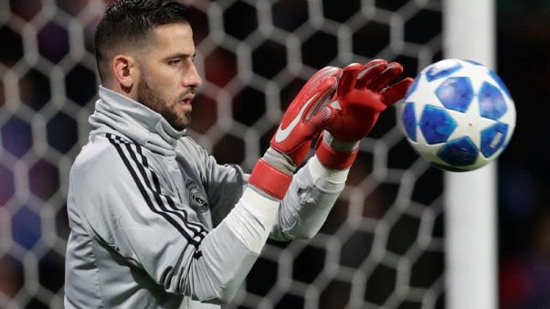 Leeds sign Spanish goalkeeper Casilla from Real Madrid Leeds sign Spanish goalkeeper Casilla from Real Madrid