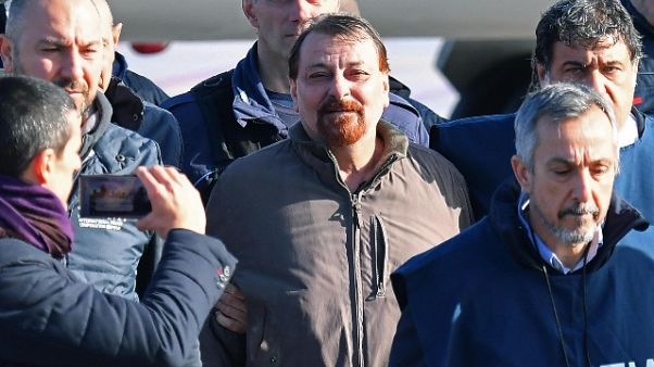 Battisti, nuove indagini, atti a pm Battisti, nuove indagini, atti a pm