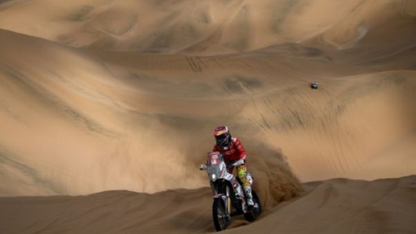 Dakar: Anastasiya Nifontova, première femme à terminer sans assistance Dakar: Anastasiya Nifontova, première femme à terminer sans assistance