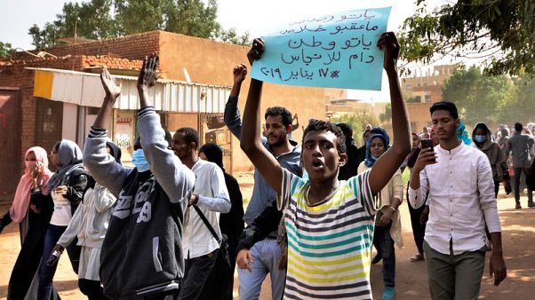 لجنة أطباء مرتبطة بالمعارضة السودانية: مقتل طبيب وطفل في احتجاجات السودان لجنة أطباء مرتبطة بالمعارضة السودانية: مقتل طبيب وطفل في احتجاجات السودان