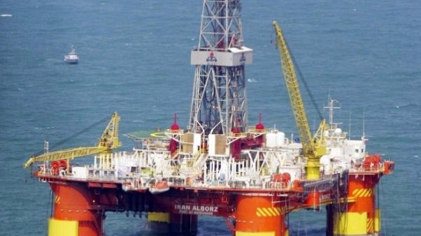 محللون: أمريكا قد تخفض عدد الاستثناءات من عقوبات إيران النفطية في مايو محللون: أمريكا قد تخفض عدد الاستثناءات من عقوبات إيران النفطية في مايو