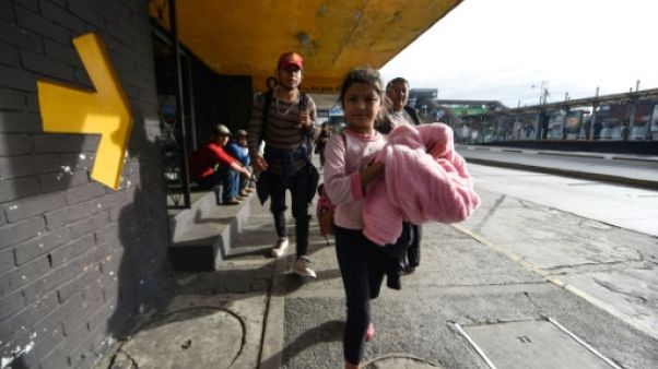 Caravane de migrants honduriens: de premiers groupes passent la frontière mexicaine Caravane de migrants honduriens: de premiers groupes passent la frontière mexicaine