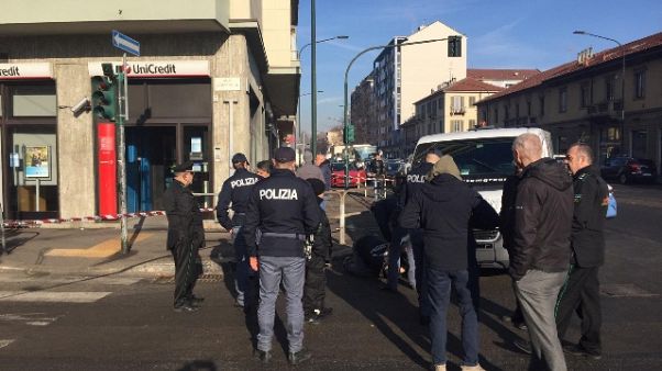 Assalto portavalori, guardia ferita Assalto portavalori, guardia ferita