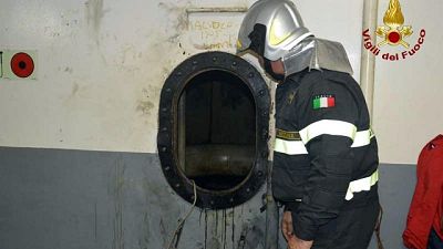 Operaio muore asfissiato in cisterna Operaio muore asfissiato in cisterna