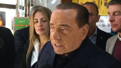 Berlusconi, governo nel caos totale Berlusconi, governo nel caos totale
