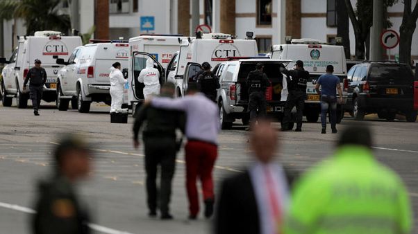الشرطة: ارتفاع قتلى انفجار سيارة ملغومة في كولومبيا إلى 21 الشرطة: ارتفاع قتلى انفجار سيارة ملغومة في كولومبيا إلى 21